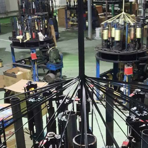 黑四氟盤(pán)根生產(chǎn)照片