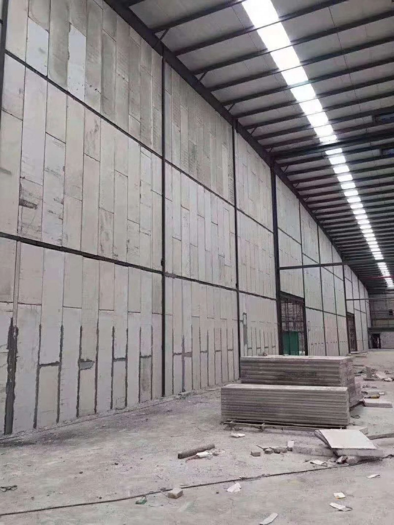 輕質(zhì)隔墻板