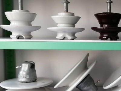 河北廠家直銷(xiāo)陶瓷絕緣子