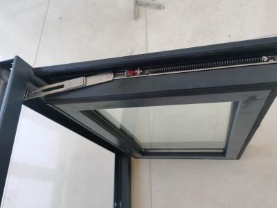 閬閬門業(yè)有限公司，防火門窗， 乙級防火窗